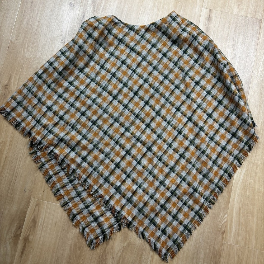 VTG Handmade Wool Plaid Knit Serape Fringe Poncho One Size Unisex‎ Yellow Green